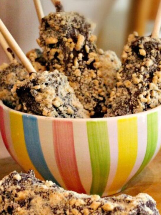 frozen chocolate banana pops