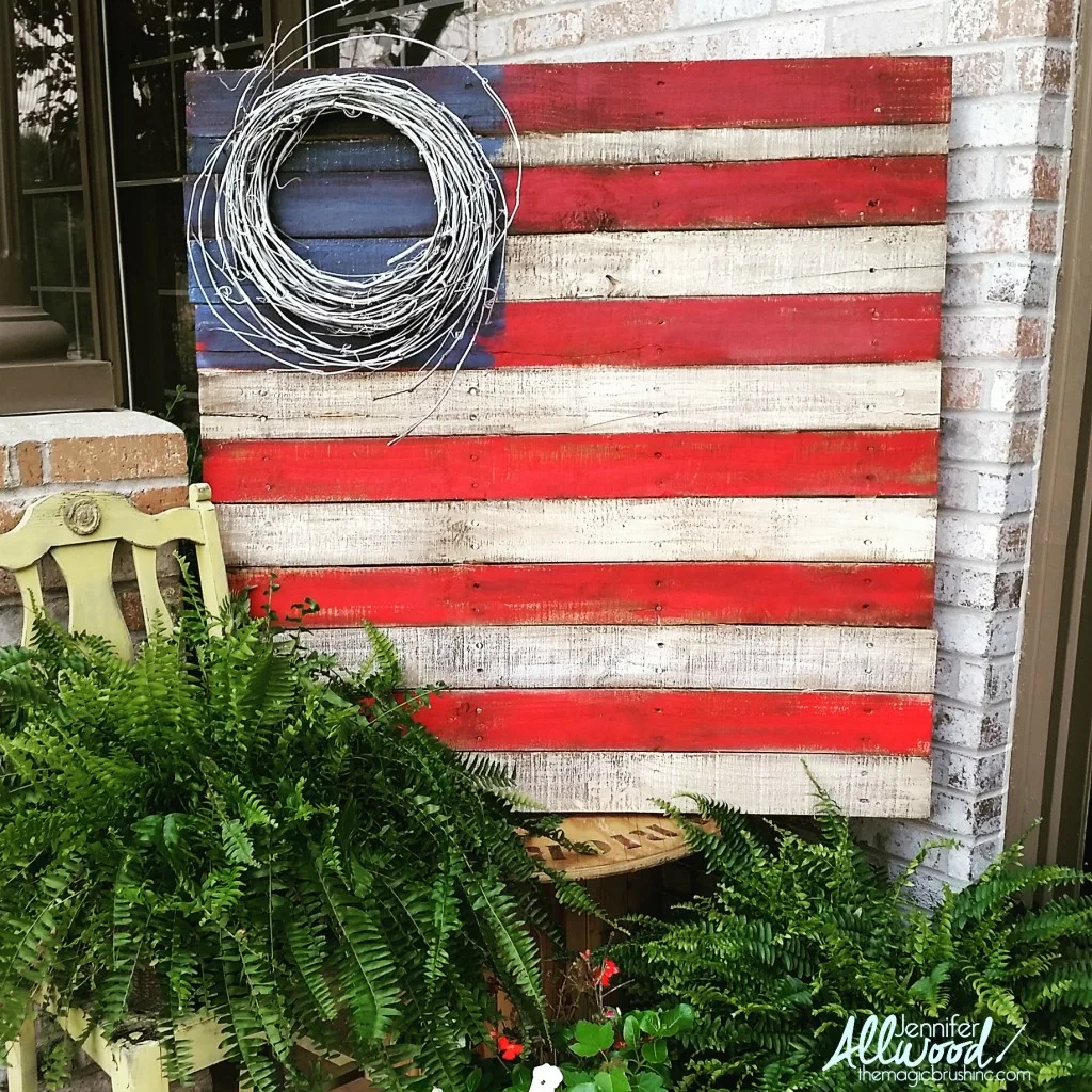 pallet-flag-with-grapevine-wreath-1024x1024