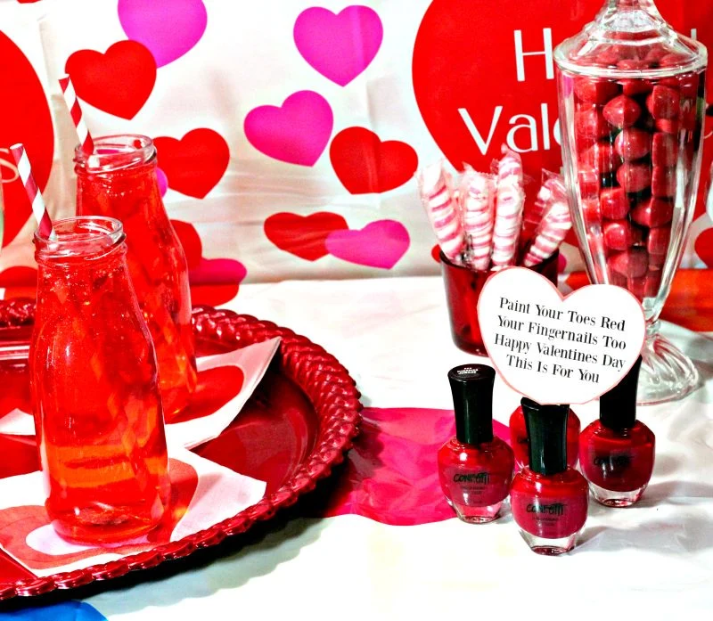 Valentine's Day Party ideas and free Valentine's Day Printable gift tags!