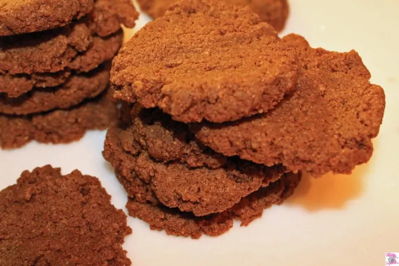 Peanut Butter and Jelly Sandwich Cookies