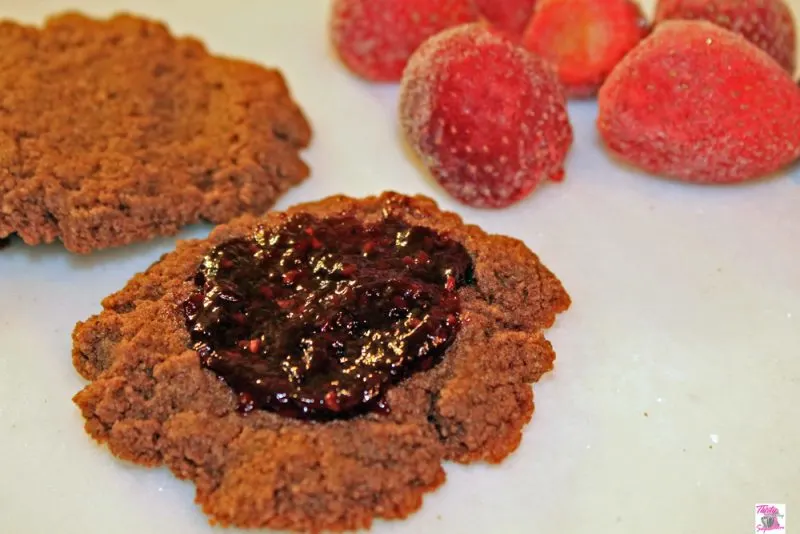 Peanut Butter and Jelly Sandwich Cookies