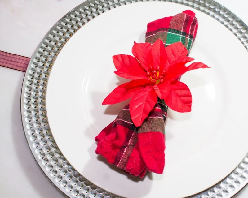DIY Poinsettia Napkin Rings Christmas Craft