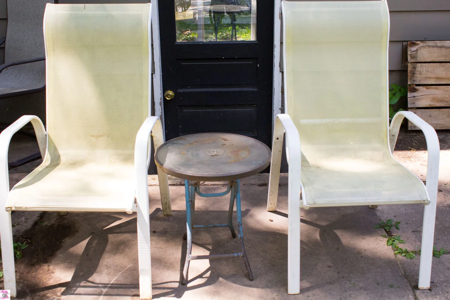 Trash to Treasure Patio Set Makeover