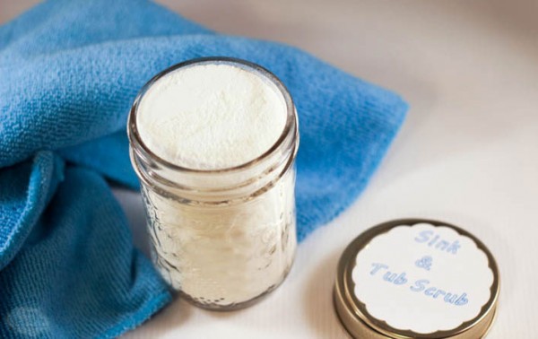 Get your entire home clean by making homemade cleaners. Save money and rid your home of harmful chemicals with these DIY cleaning solutions. 