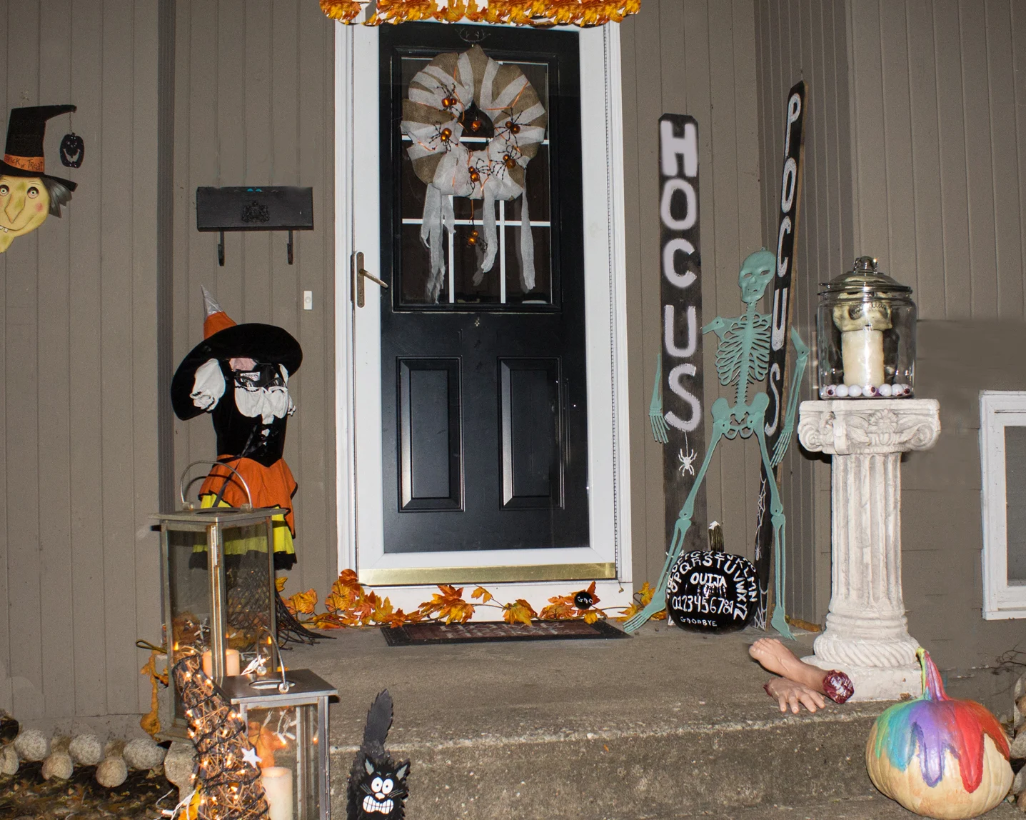 Upcycled Spooky Halloween Wreath - ThirtySomethingSuperMom