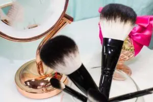 makeup brush cleaning solution DIY