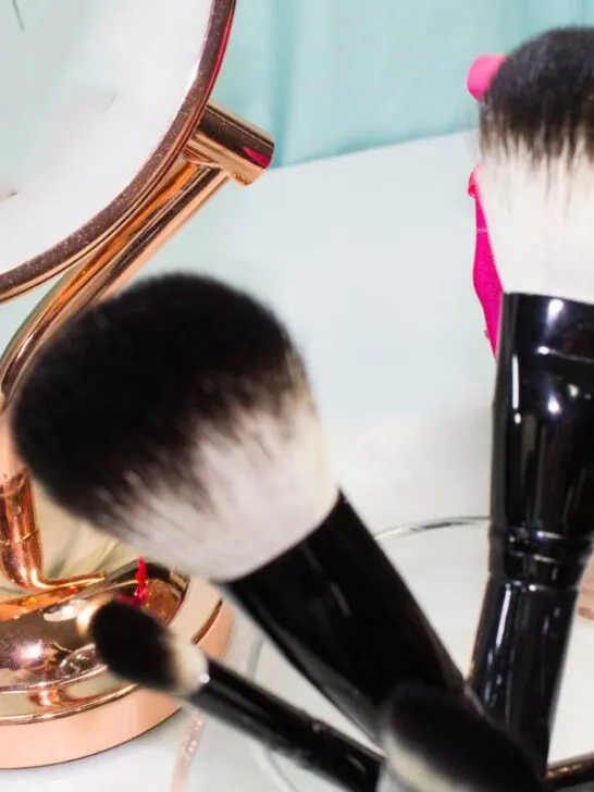 makeup brush cleaning solution DIY