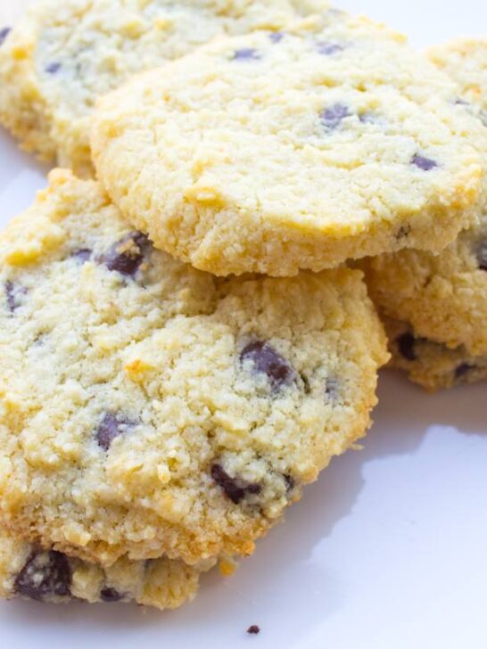 easy keto chocolate chip cookies