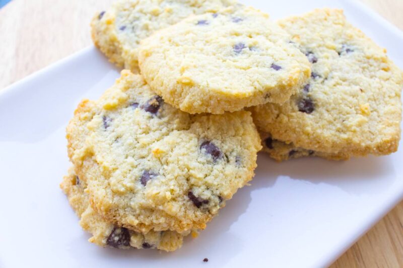 easy keto chocolate chip cookies