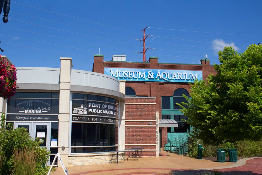 Museum & Aquarium in Dubuque Iowa. 