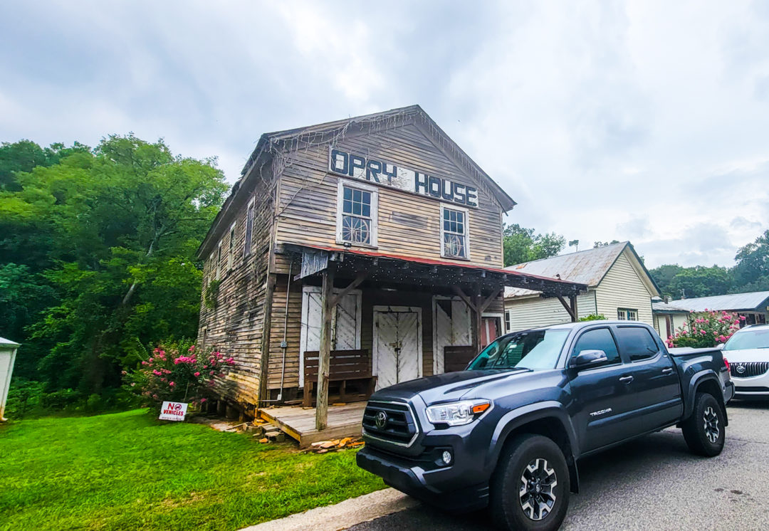 Whistle Stop Cafe in Juliette ThirtySomethingSuperMom