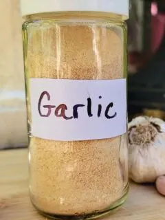 How to Make Garlic Powder