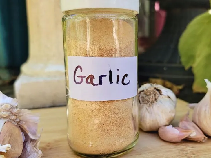 How to Make Garlic Powder