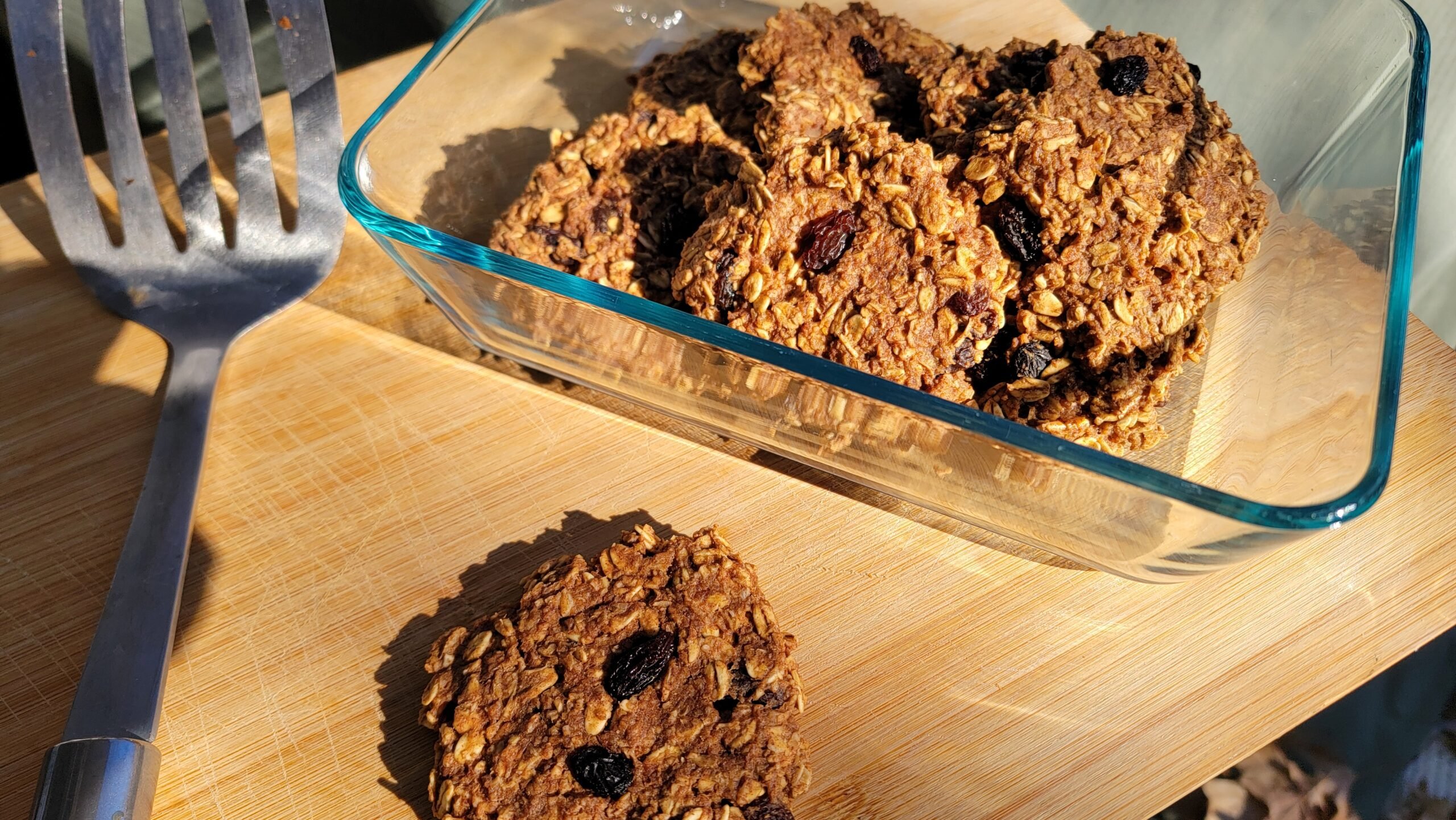 healthy oatmeal raisin cookies